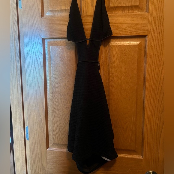 Black Dress Cut Out Waist Tie Backless Halter Neck - Picture 3 of 5